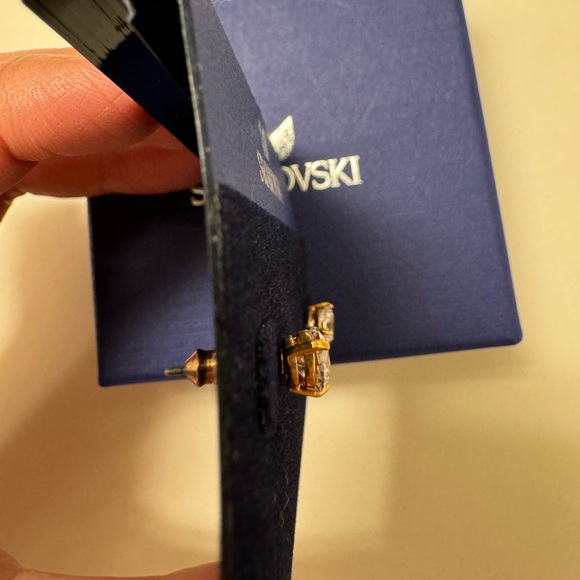 Swarovski Solitaire Stud Earrings - Picture 5 of 7